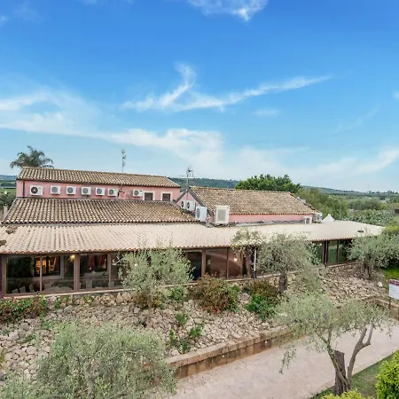 Holiday Home In Carlentini With Swimming Pool Garden Terrace *