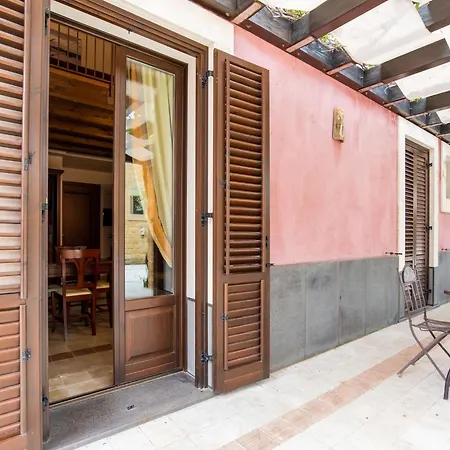 別荘 In Carlentini With Swimming Pool Garden Terrace *
